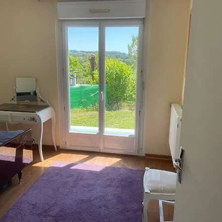 Hébergement de vacances Lovely Four Bedroom With Private Pool. *