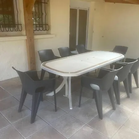 Lovely Four Bedroom With Private Pool. Hébergement de vacances